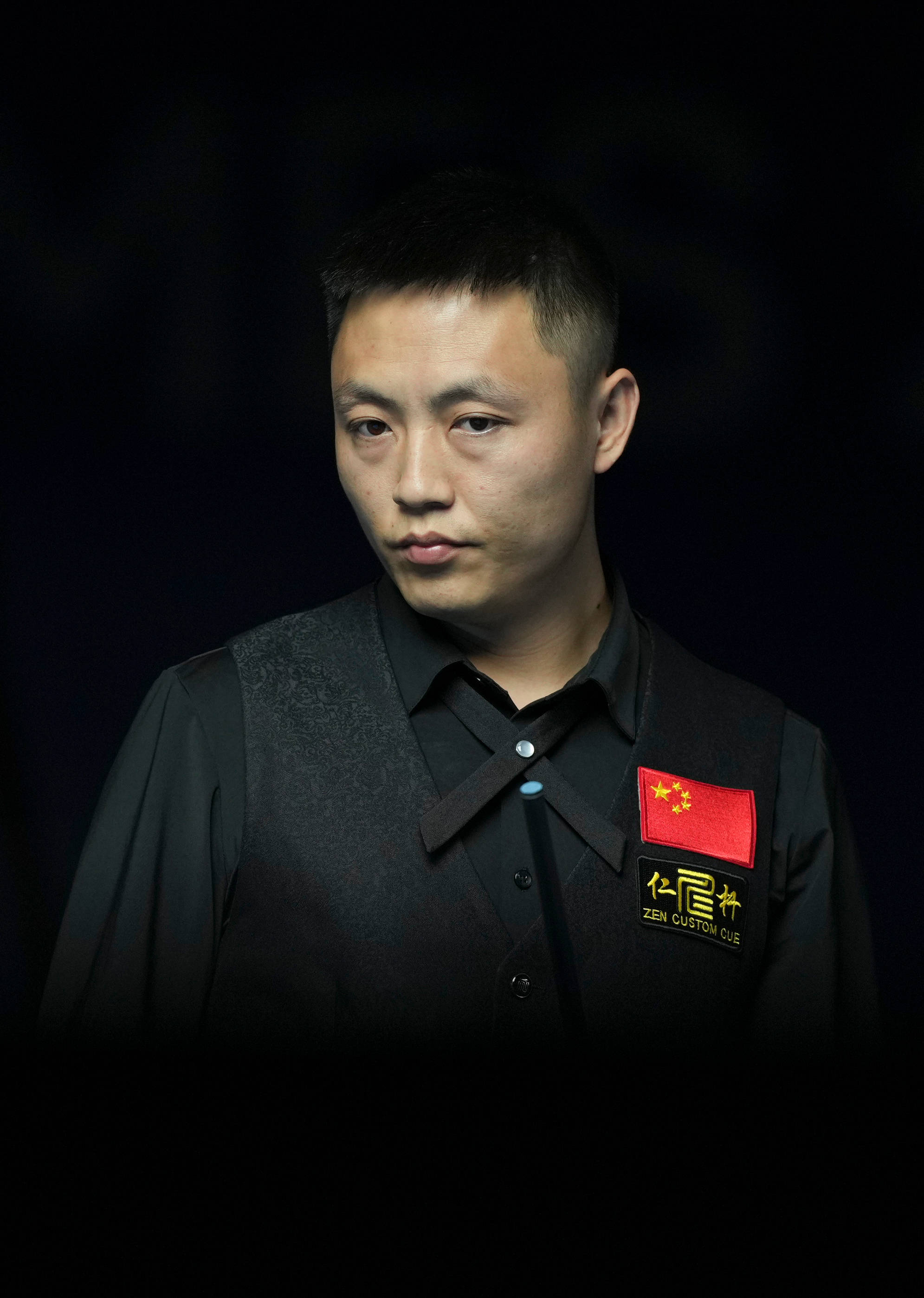 而批评者则 而批评者则